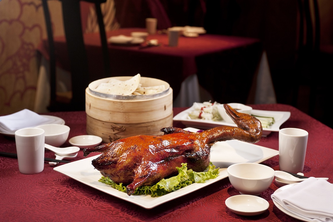 凱撒飯店連鎖發稿照：台北凱撒 桃木片皮鴨