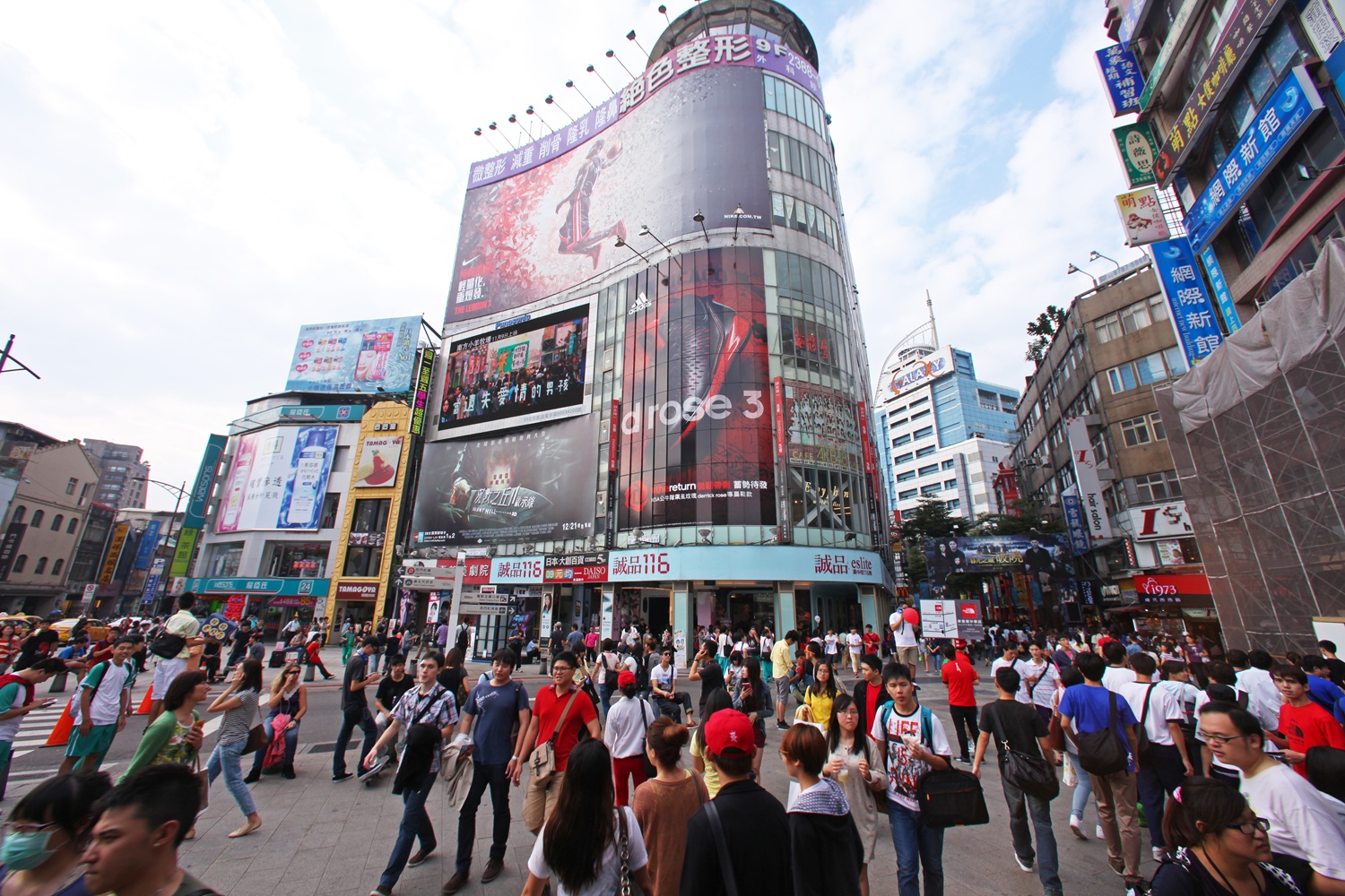 ALL_spot_26A16_BHvbUyIMaO ALL_spot_26A16_BHvbUyIMaO