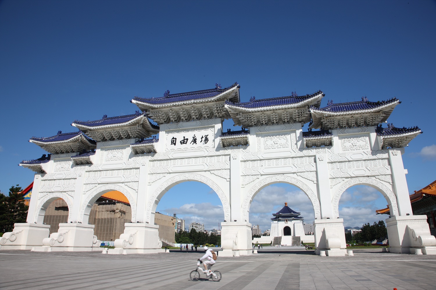 ALL_spot_26A19_2soTWuqDl3